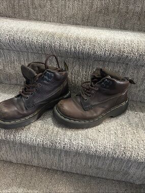 vintage Dr. Martens brown leather lace-up boots made in England size uk 4